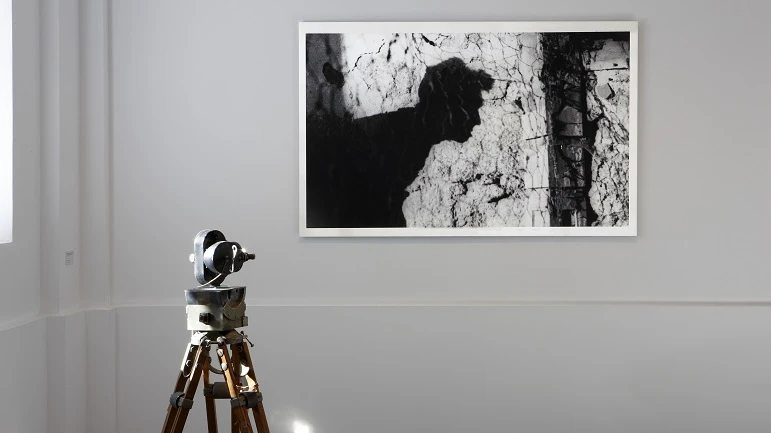 Vista de la exposición :desbordamiento de VAL DEL OMAR