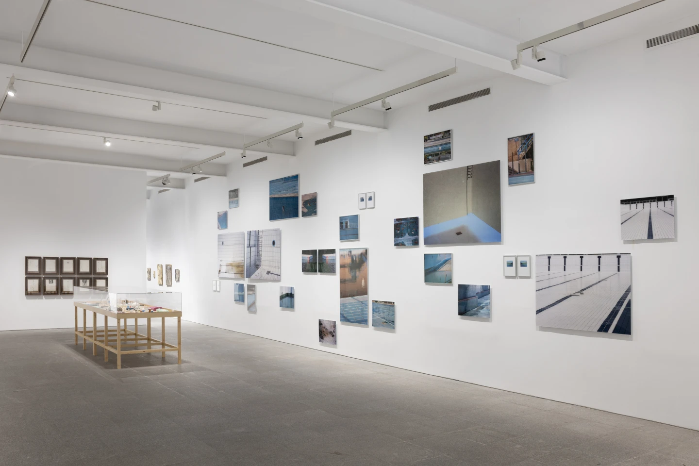 Vista de la Sala 8: ¿Qué le hace el sida al arte? 