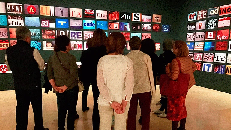 Parte del equipo de voluntari+s del Museo Reina Sofía durante una sesión de formación