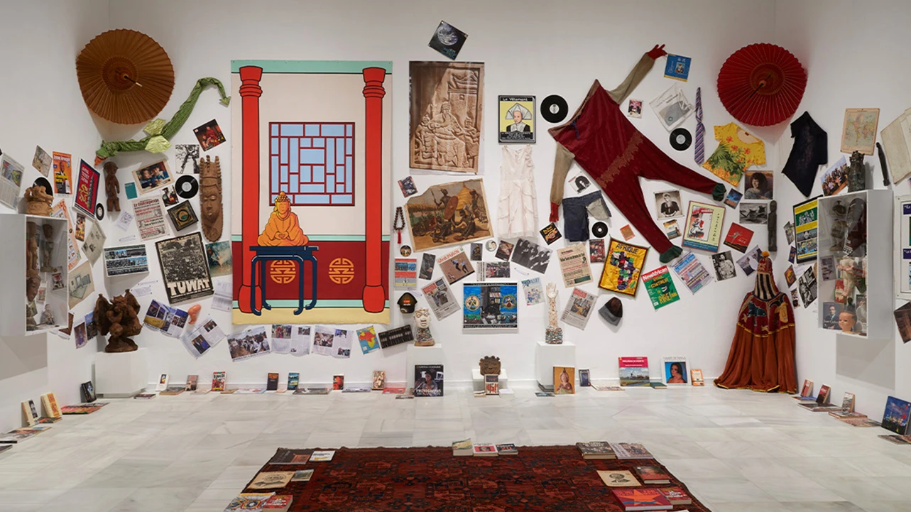 Vista de la exposición Maquinaciones, 2023