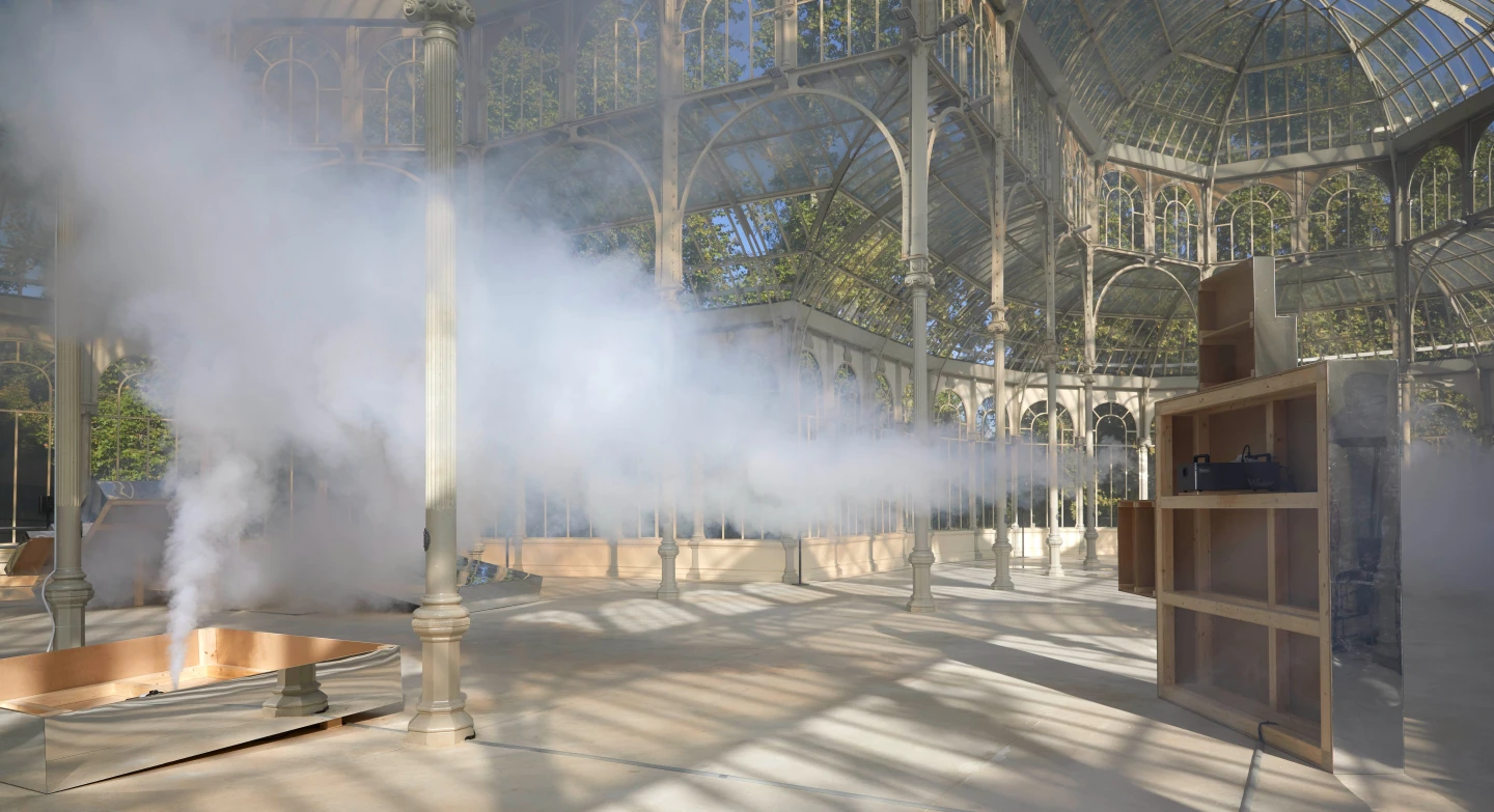 Vista de la exposición Pauline Boudry / Renate Lorenz. El cristal es mi piel. Museo Reina Sofía, 2022