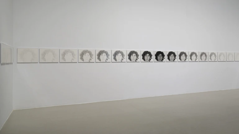 Vistas de la exposición Esther Ferrer. Todas las variaciones son válidas, incluida esta