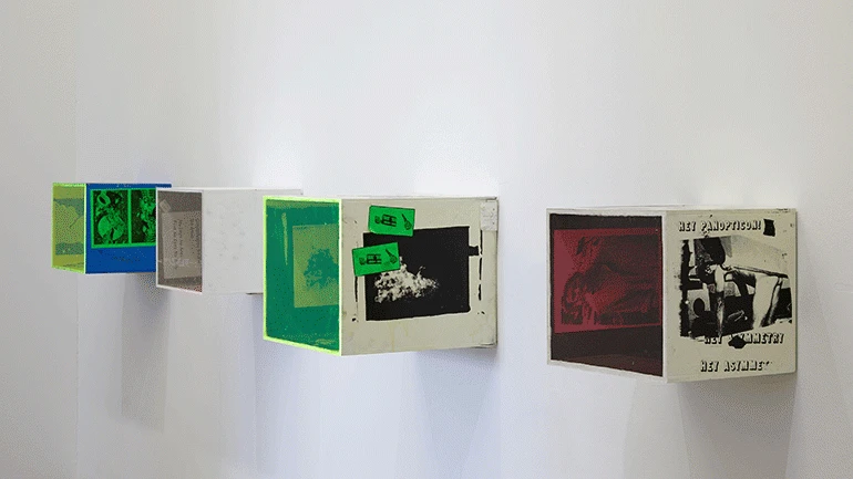 Vista de la exposición Henrik Olesen
