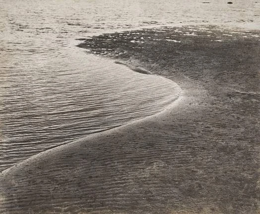 Mohamedi, Nasreen. Sin título (Untitled), Ca. 1970. Fotografía b/n. Gelatinobromuro de plata, 26,7 x 34,3 cm. Chatterjee & Lal
