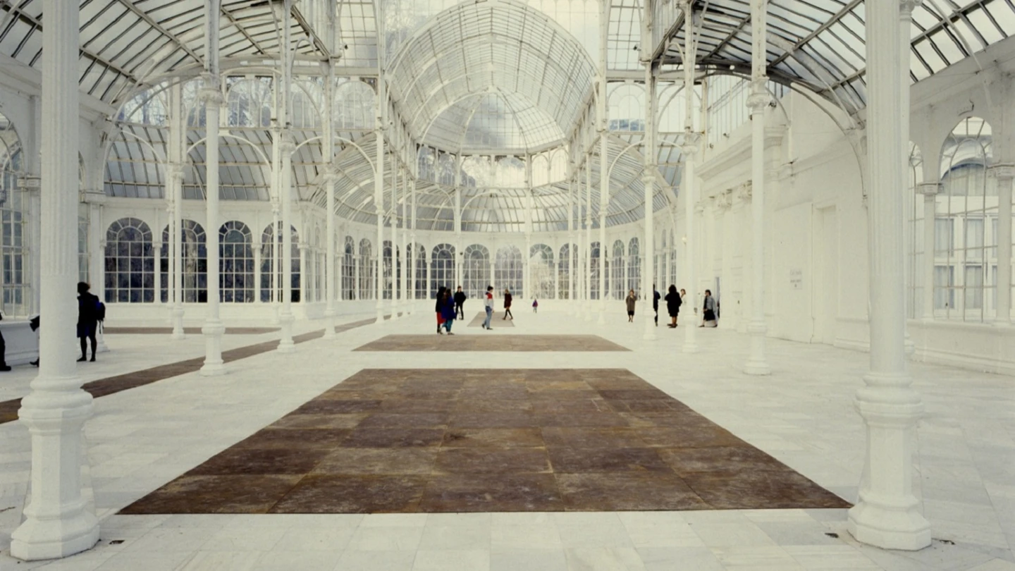 Vista de sala de la exposición. Carl André, 1988