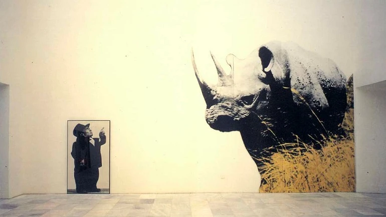 Vista de sala de la exposición. John Baldessari. Ni por esas-Not even so, 1989