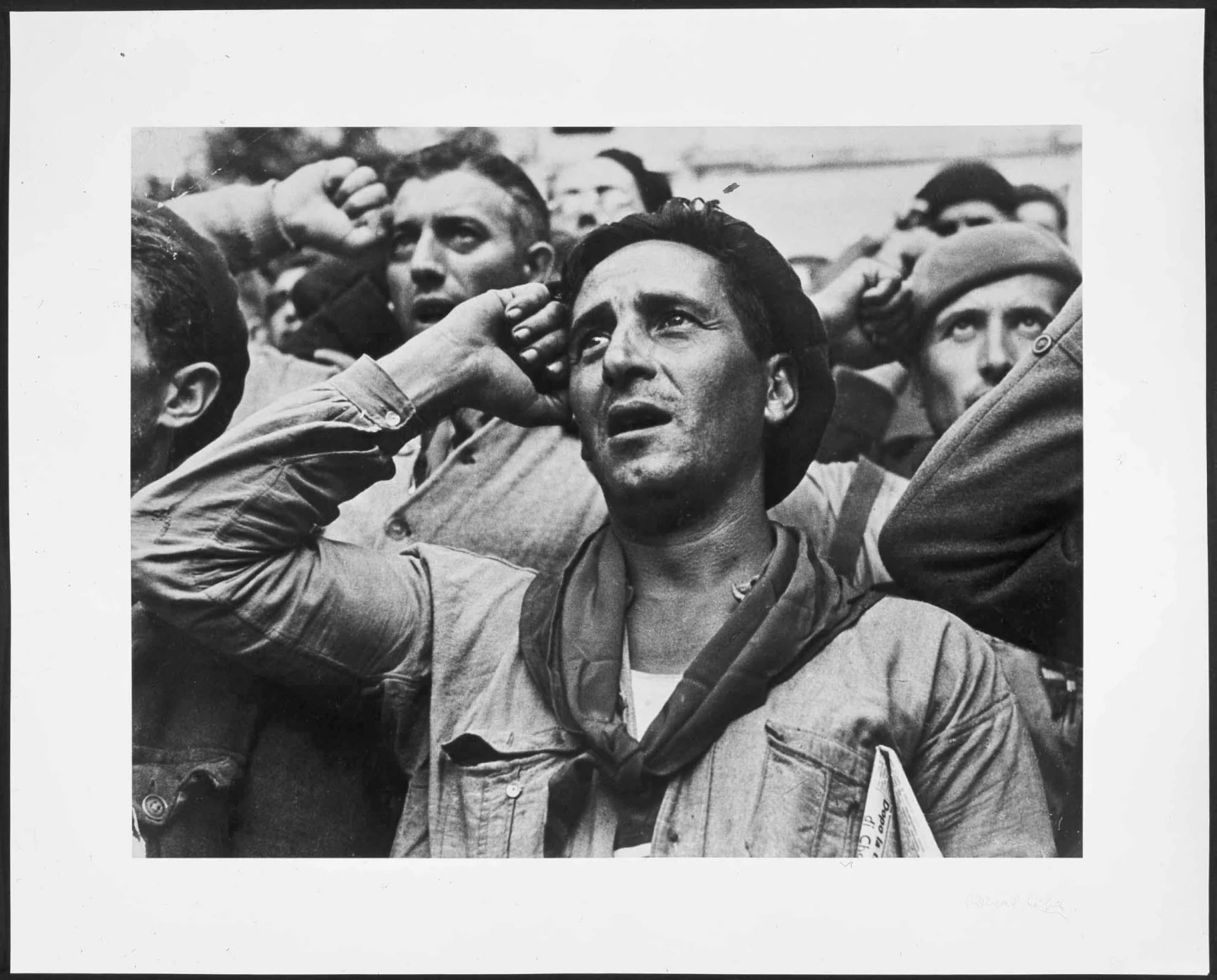 Robert Capa. Despedida de las Brigadas Internacionales. Montblanch, cerca de Barcelona, 25 octubre 1938, 1938, copia póstuma 1998. Fotografía. Colección Museo Nacional Centro de Arte Reina Sofía, Madrid