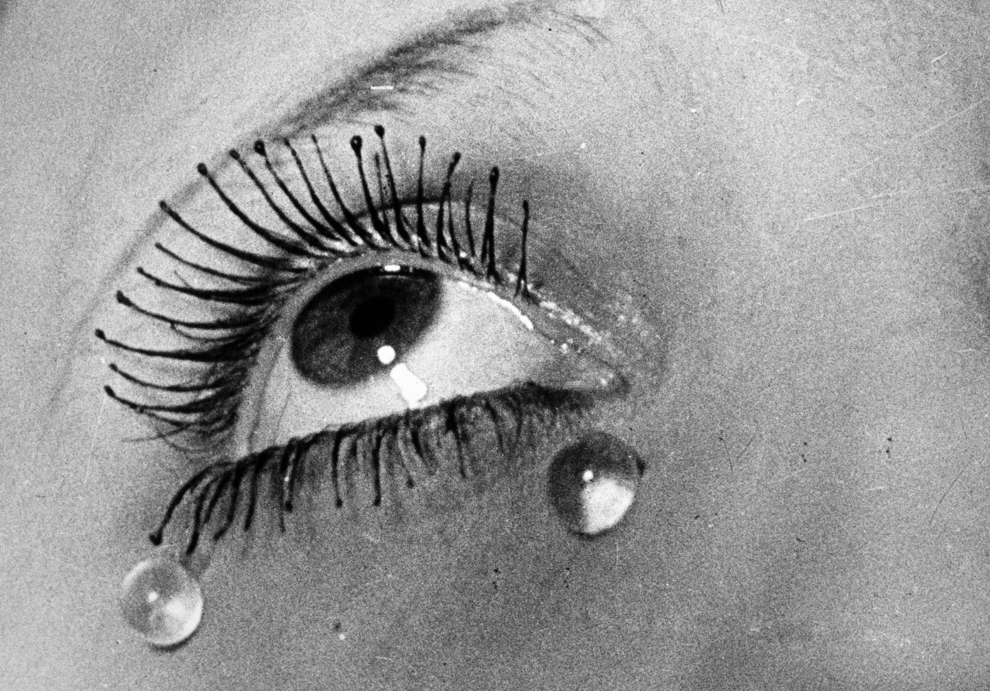 Man Ray. Las lágrimas, 1932 / Copia póstuma, 1982. Fotografía. Colección Museo Nacional Centro de Arte Reina Sofía, Madrid