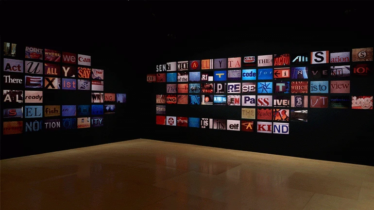 Vista de la exposición Rogelio López Cuenca. Yendo leyendo, dando lugar, 2019