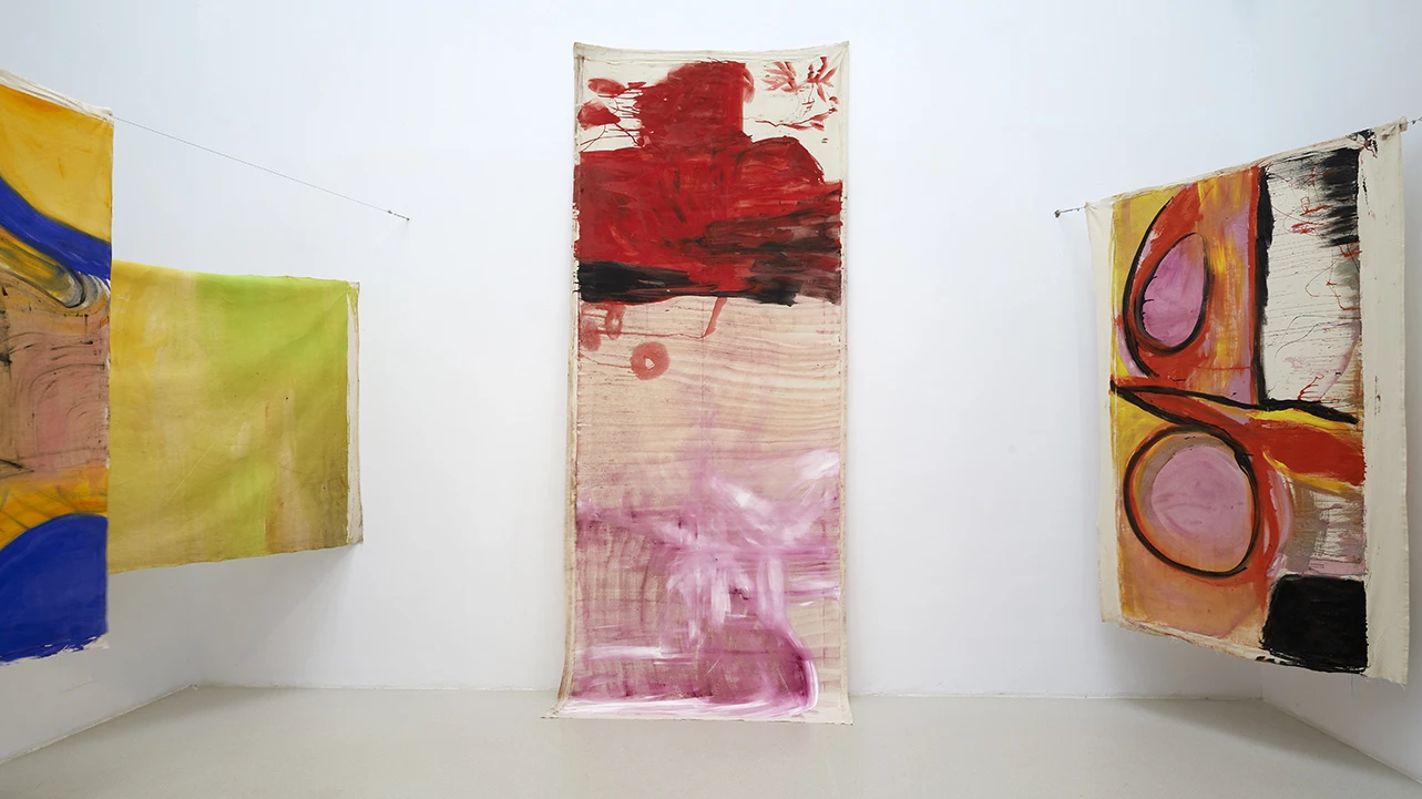 Vista de la exposición <em>Vivian Suter</em>, 2021