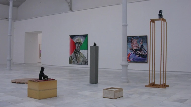 Vista de sala de la exposición. Martin Kippenberger. Pinturas, 2004. Foto: Estudio Enguita & Lasso de la Vega