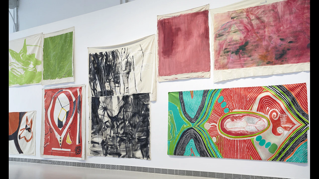 Vista de la exposición <em>Vivian Suter</em>, 2021