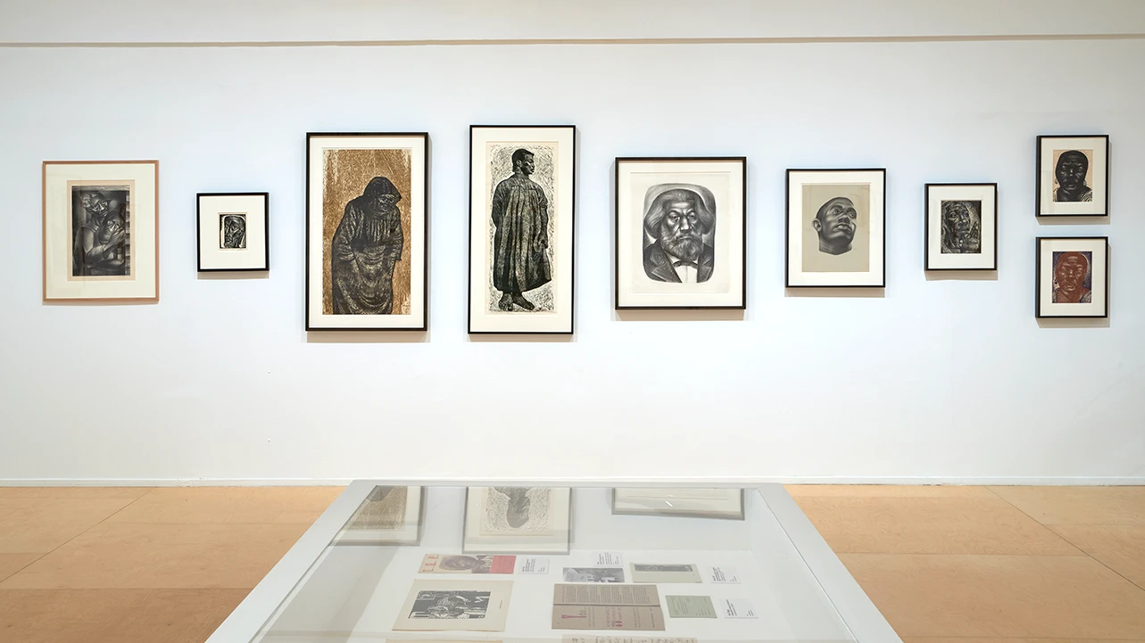 Vista de la exposición De Posada a Isotype, de Kollwitz a Catlett, 2022