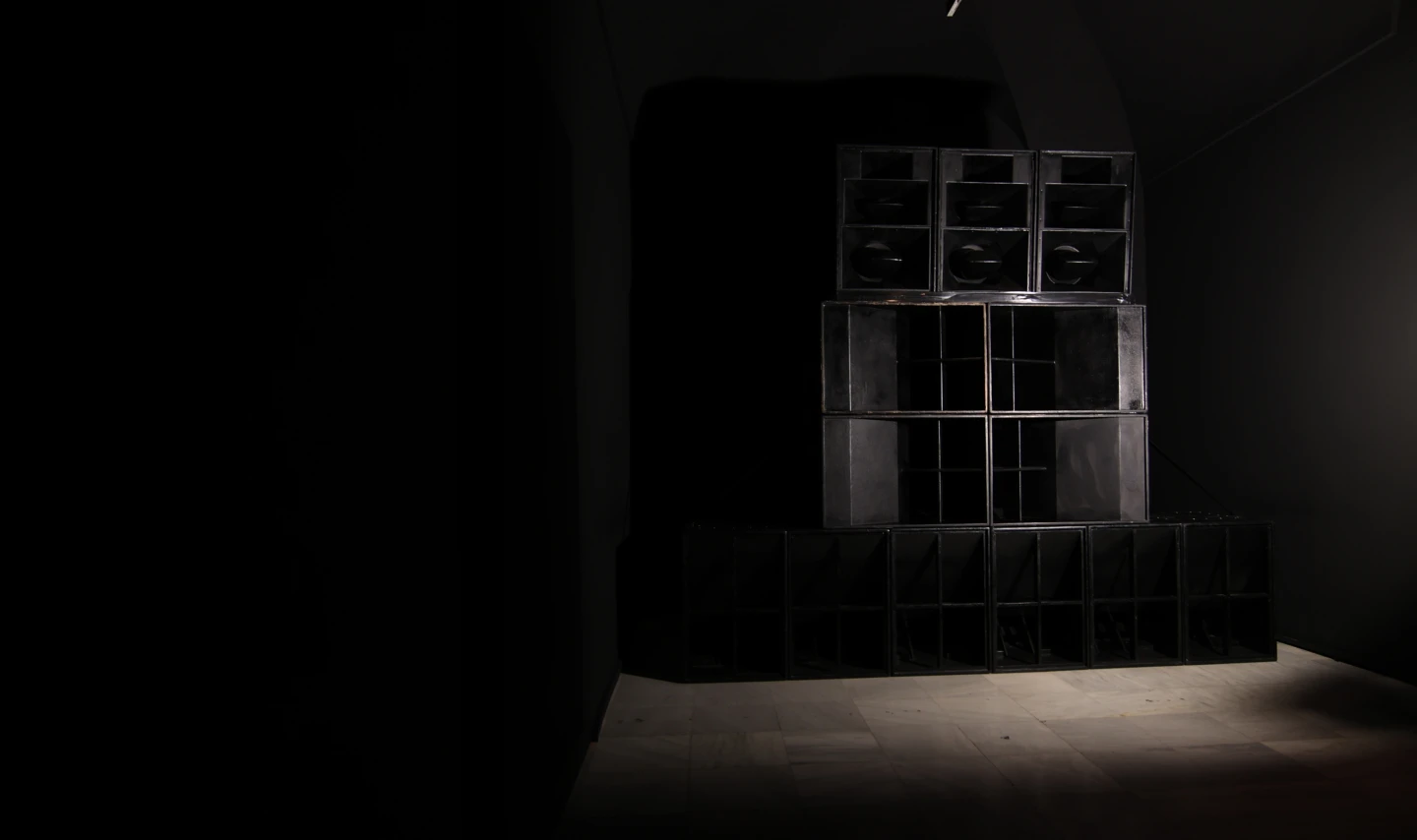 Oliver Laxe. HU هُوَ. Bailad como si nadie os viera, instalación, Museo Reina Sofía, 2025