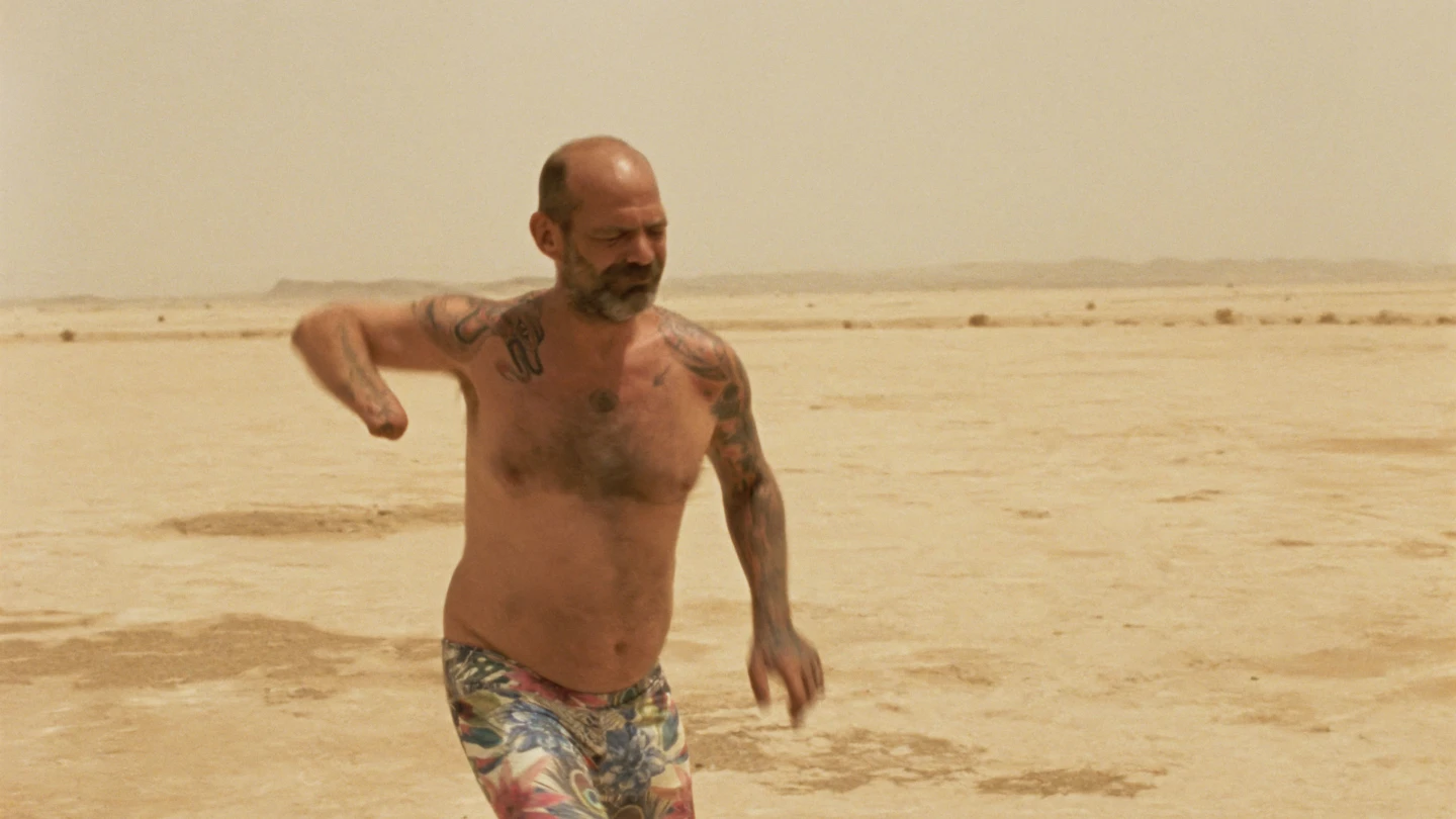 Oliver Laxe. HU هُوَ. Bailad como si nadie os viera, instalación, Museo Reina Sofía, 2025