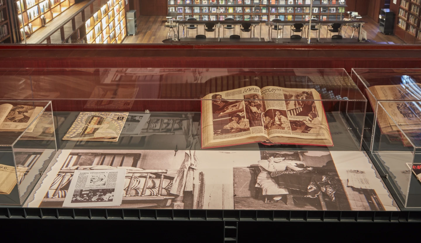 Vista de la exposición Algo pasa en Redor. Habitar, recorrer, reclamar la ciudad (1970-1975). Museo Reina Sofía, 2025