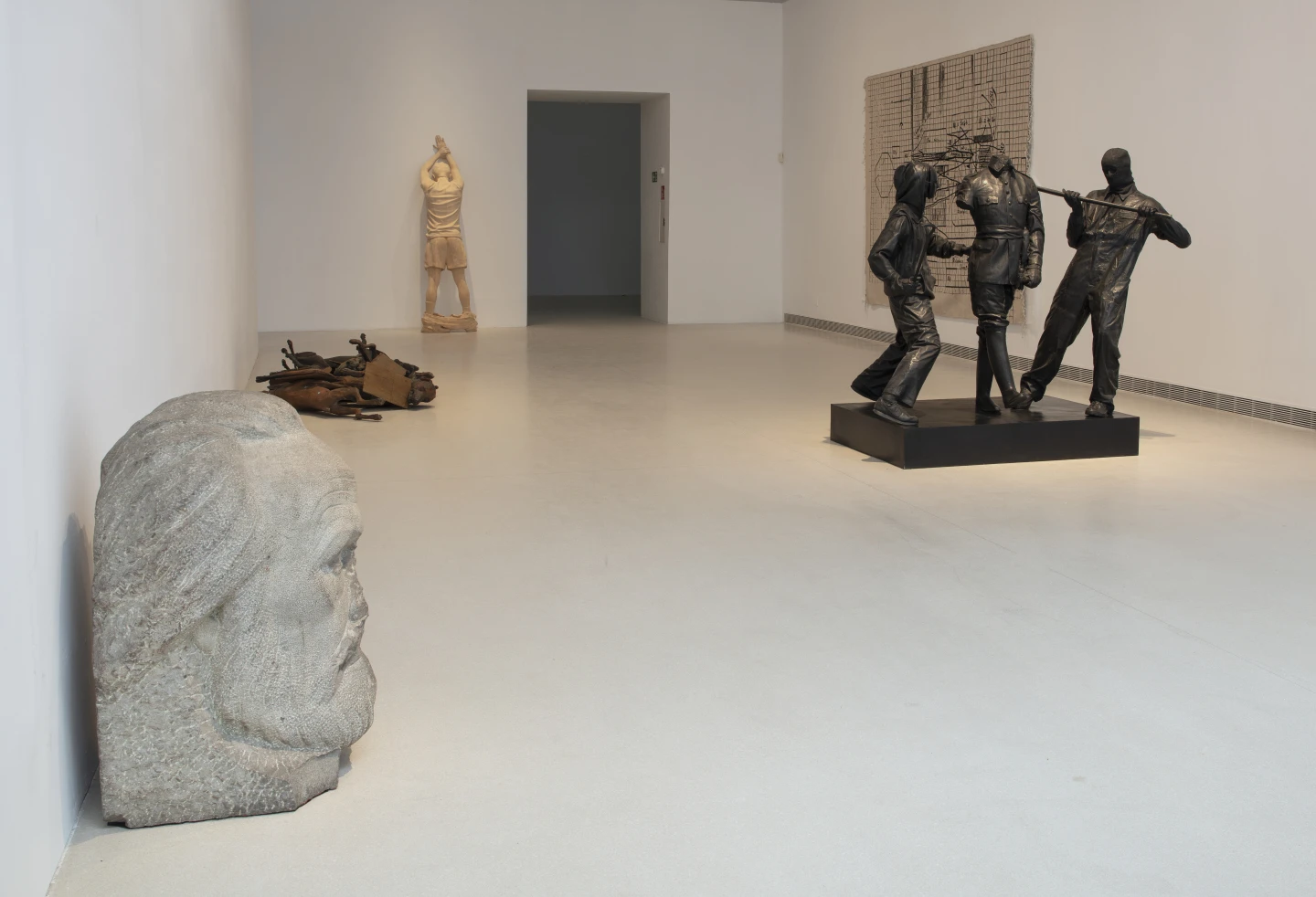 Vista de sala de la exposición Fernando Sánchez Castillo. La Perla Peregrina, Palacio de Velázquez, Museo Reina Sofía, 2026