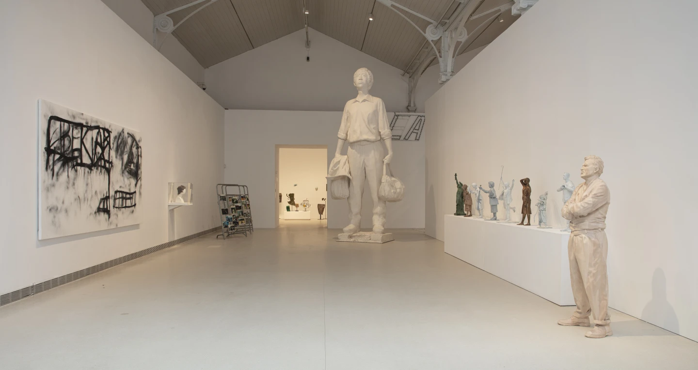 Vista de sala de la exposición Fernando Sánchez Castillo. La Perla Peregrina, Palacio de Velázquez, Museo Reina Sofía, 2026