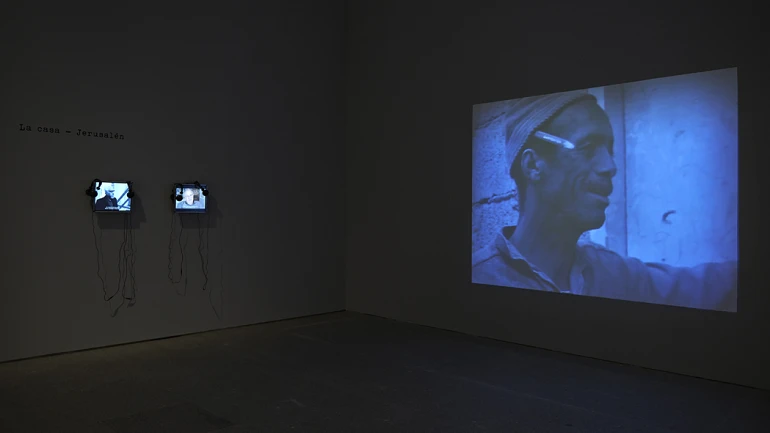 Vista de sala de la exposición Las biografías de Amos Gitai, 2014