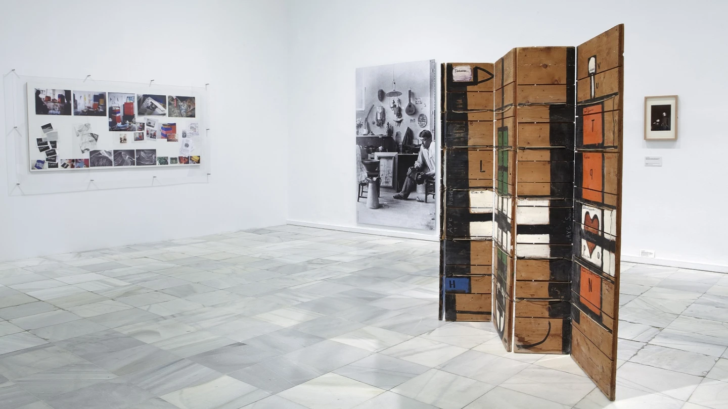 Vista de sala de la exposición. Formas biográficas, 2013