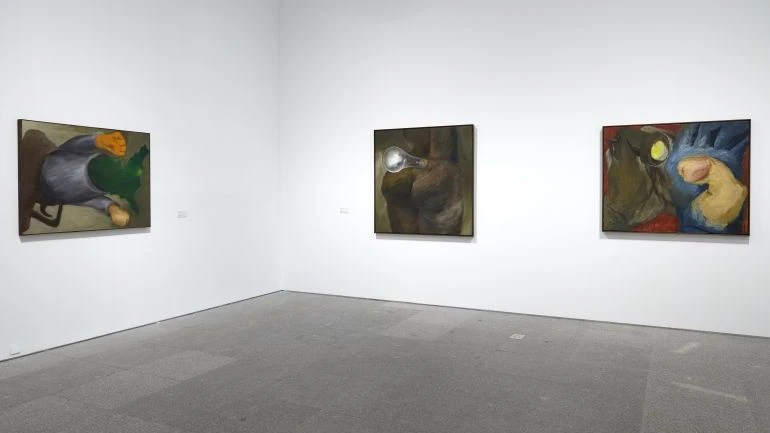 Vista de sala de la exposición Lee Lozano. Forzar la máquina