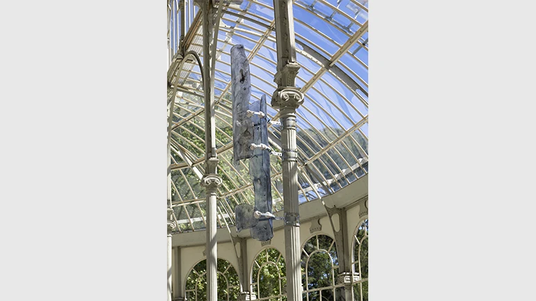 Vista de la exposición Nairy Baghramian. Breathing Spell (Un respiro), Palacio de Cristal