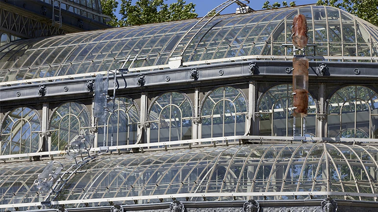 Vista de la exposición Nairy Baghramian. Breathing Spell (Un respiro), Palacio de Cristal