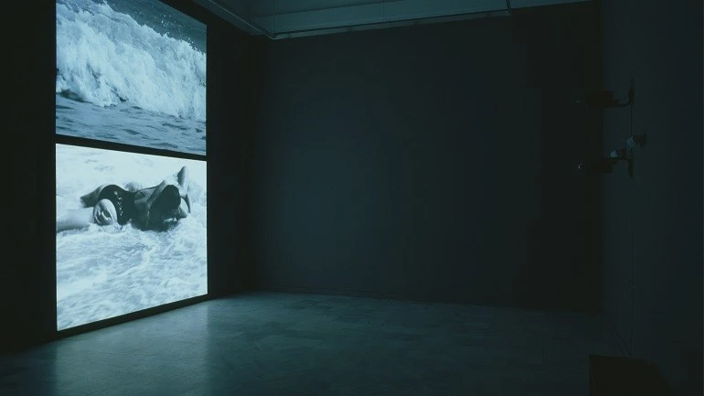 Vista de sala de la exposición. Burt Barr. Obra reciente, 2002