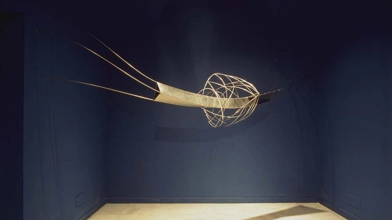 Vista de sala de la exposición Blanca Muñoz. El universo transparente, 2004