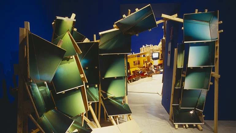 Vista de sala de la exposición. Isidro Blasco. Thinking about that place, 2004