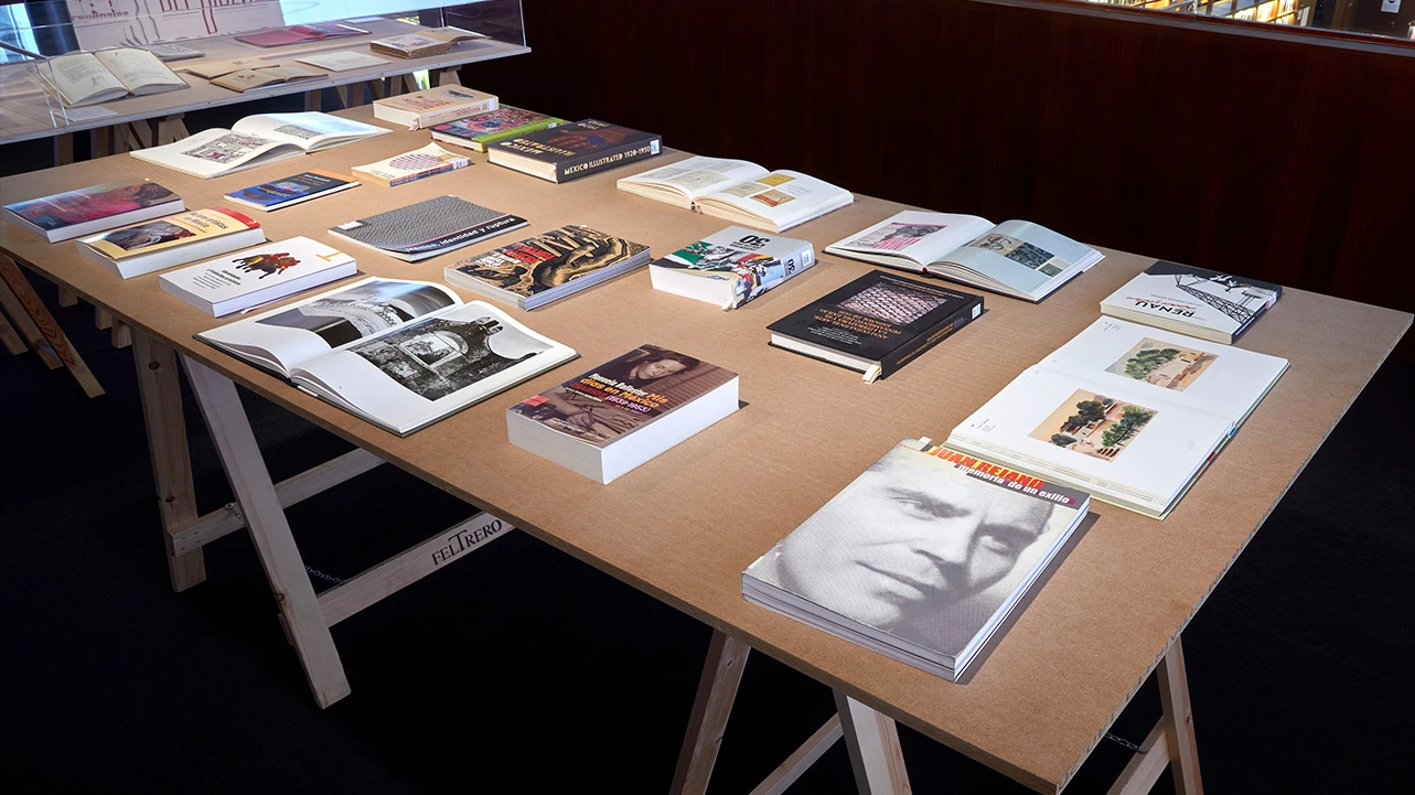 Vista de la exposición Cantos del diseño. Lenguajes del exilio republicano en México, 2023