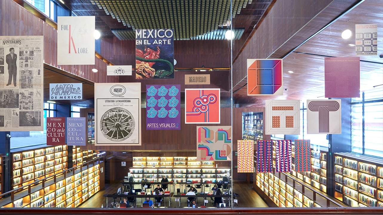 Vista de la exposición Cantos del diseño. Lenguajes del exilio republicano en México, 2023