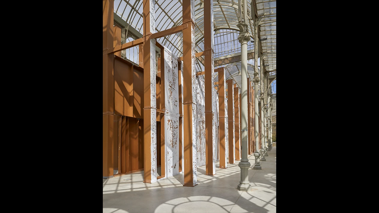 Vista de la exposición Carlos Bunga. Contra la extravagancia del deseo, 2022
