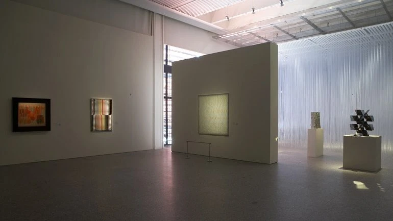Vista de sala de la exposición. Lo[S] Cinético[S], 2007