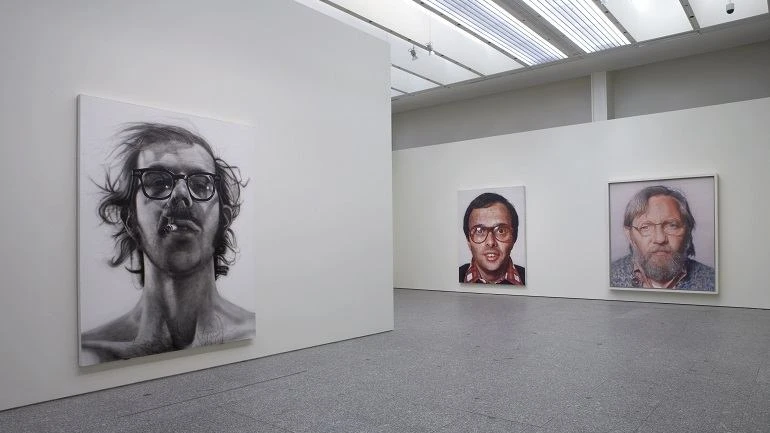 Vista de sala de la exposición. Chuk Close. Pinturas: 1968-2006, 2007