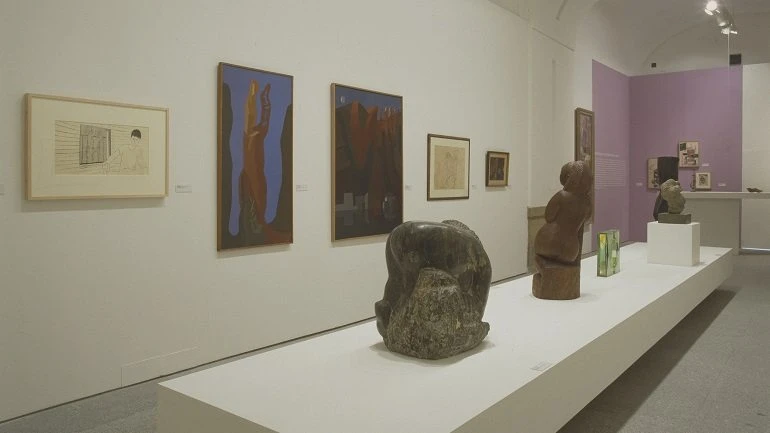 Vista de sala de la exposición. Black Mountain College. Una aventura americana, 2002