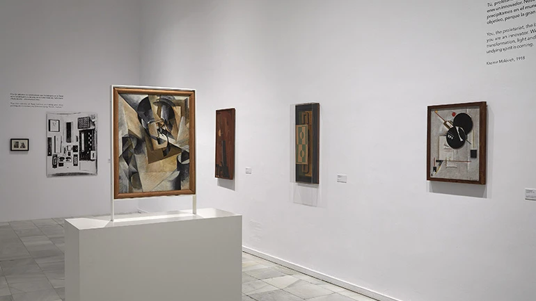 Vista de la exposición Dadá ruso 1914-1924, 2018