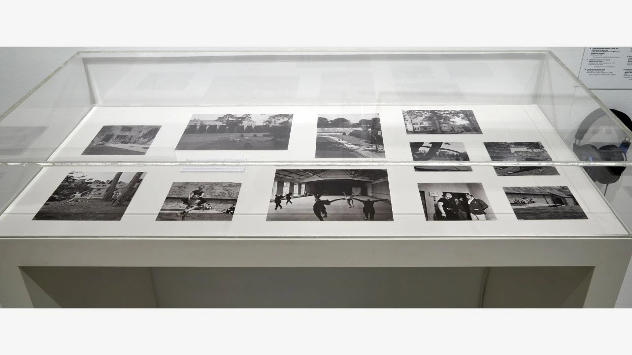 Vista de la exposición Olga de Soto. Reconstrucción de una danza macabra, 2024