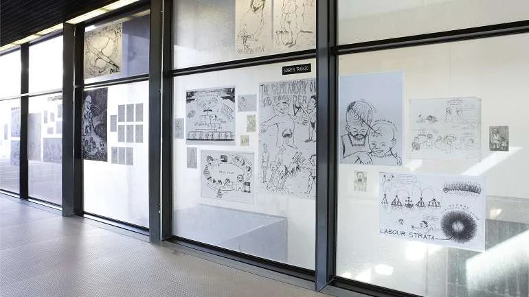 Vista de sala de la exposición. Efrén Álvarez. Económicos, 2011