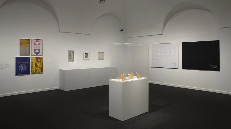 Vista de sala de la exposición. Encuentros de Pamplona 1972: Fin de fiesta del arte experimental, 2009