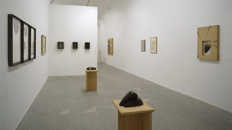 Vista de sala de la exposición. Pepe Espaliú, 2003