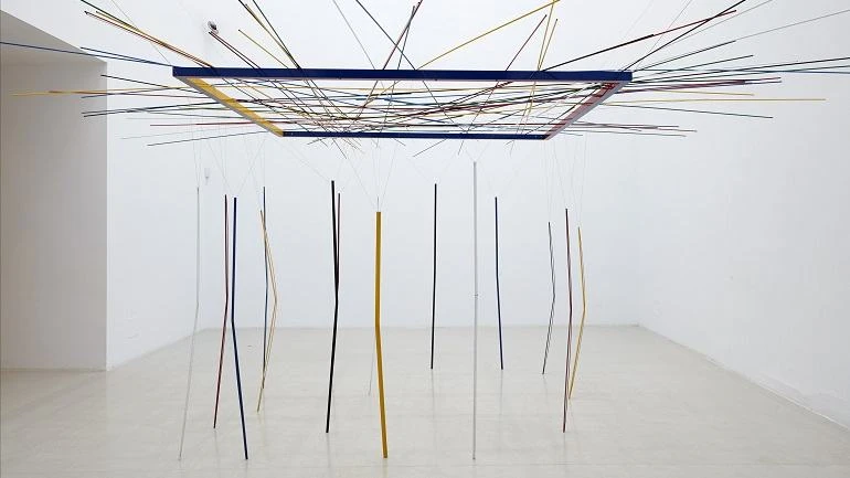 Vista de sala de la exposición Luciano Fabro, 2014