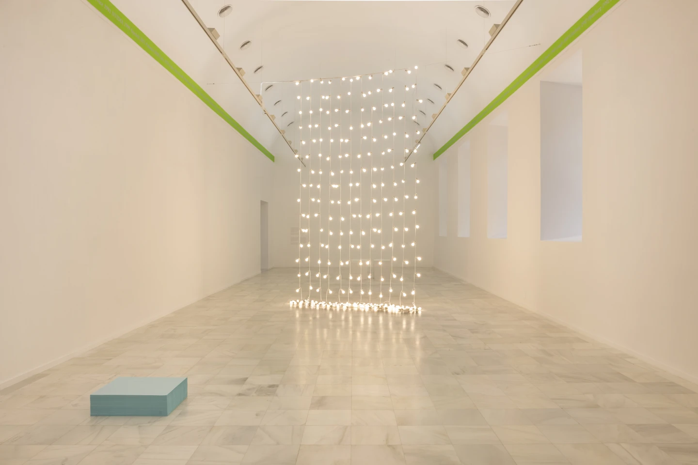 Vista de la exposición Felix Gonzalez-Torres. Dulce venganza, 2026. Museo Reina Sofía