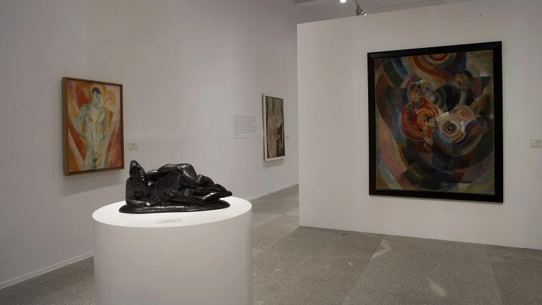 Vista de sala de la exposición. La noche española. Flamenco, vanguardia y cultura popular 1865-1936, 2007