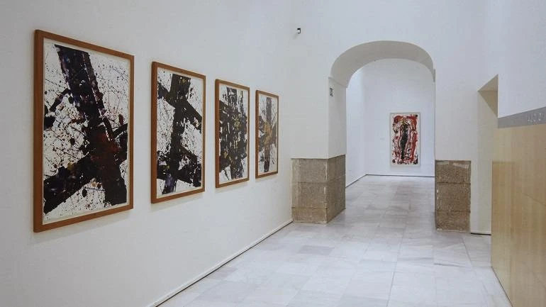 Vista de sala de la exposición. Sam Francis. Pinturas 1947-1990, 2000