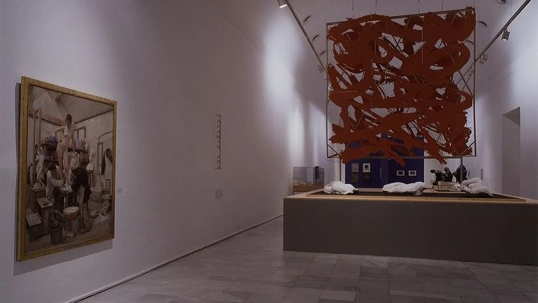 Vista de sala de la exposición. Universo Gaudí, 2002