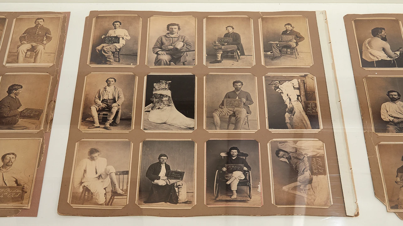 Vista de la exposición Genealogías documentales. Fotografía 1848-1917, 2022