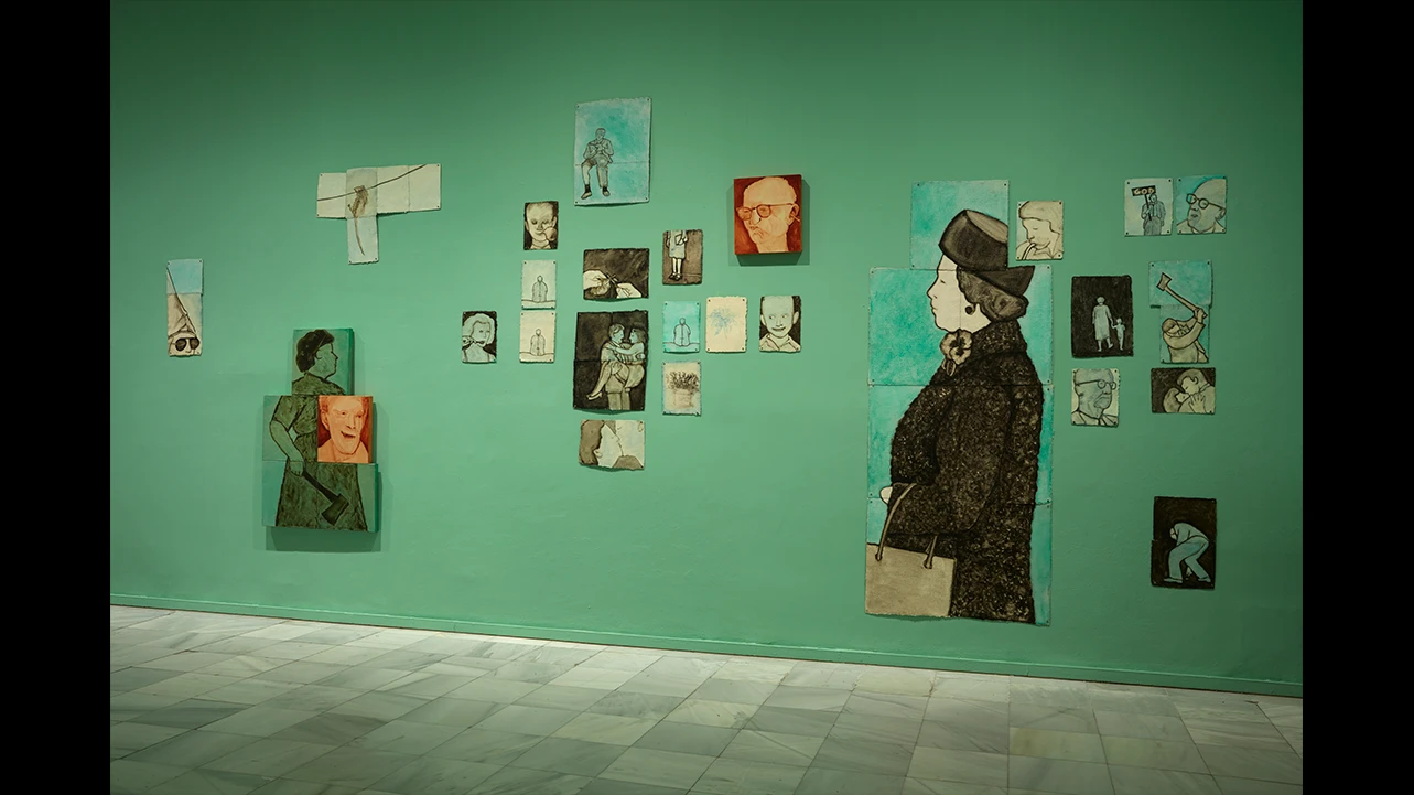 Vista de la exposición Ida Applebroog. Marginalias , 2021