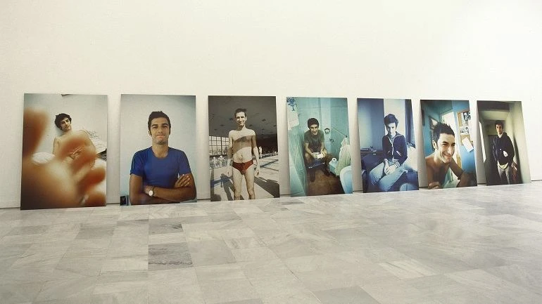 Vista de sala de la exposición. Jana Leo. "A", 1999